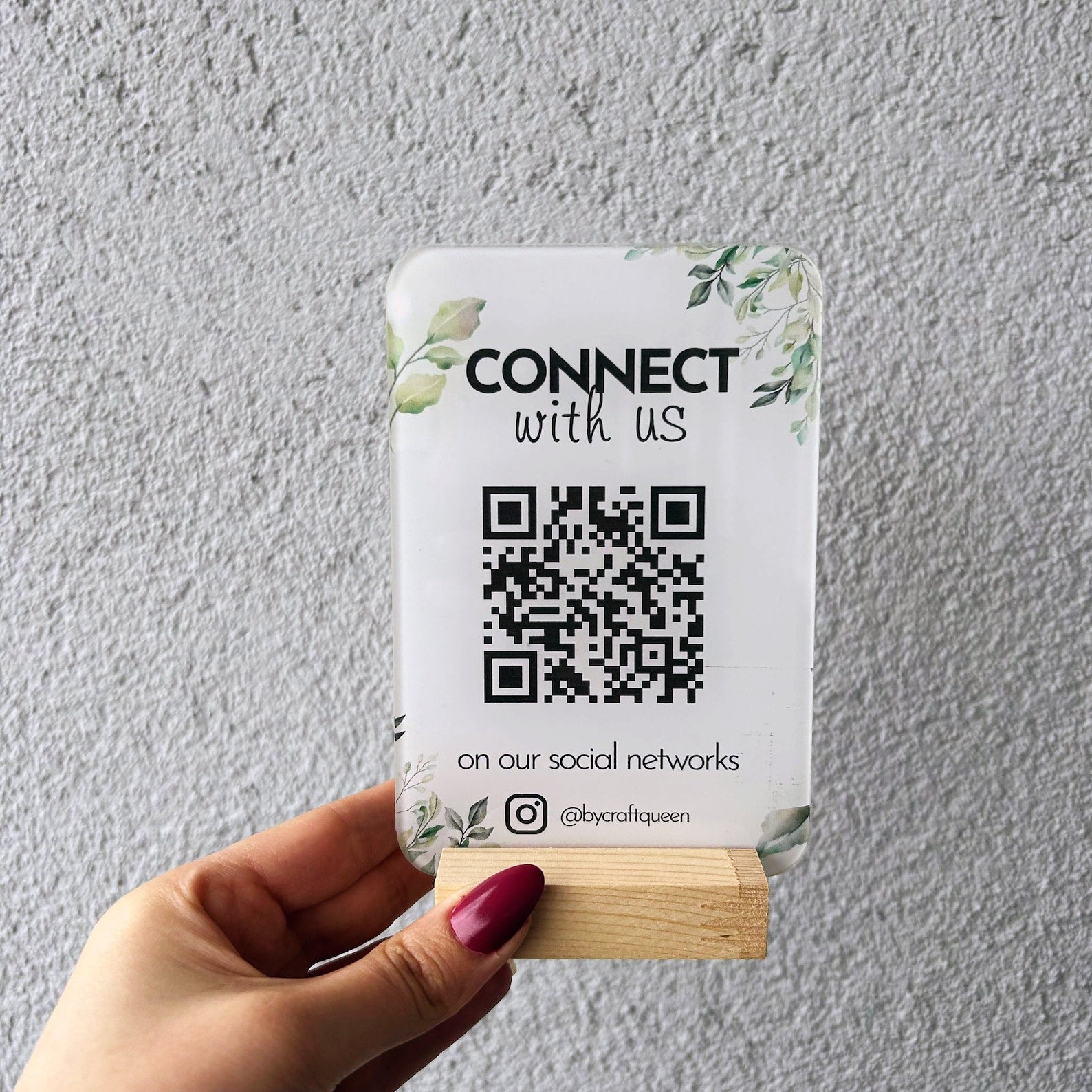 Acrylic QR Payment Stand with Wooden Base – Premium Countertop Display for Fast &amp; Easy Payments4 4*6